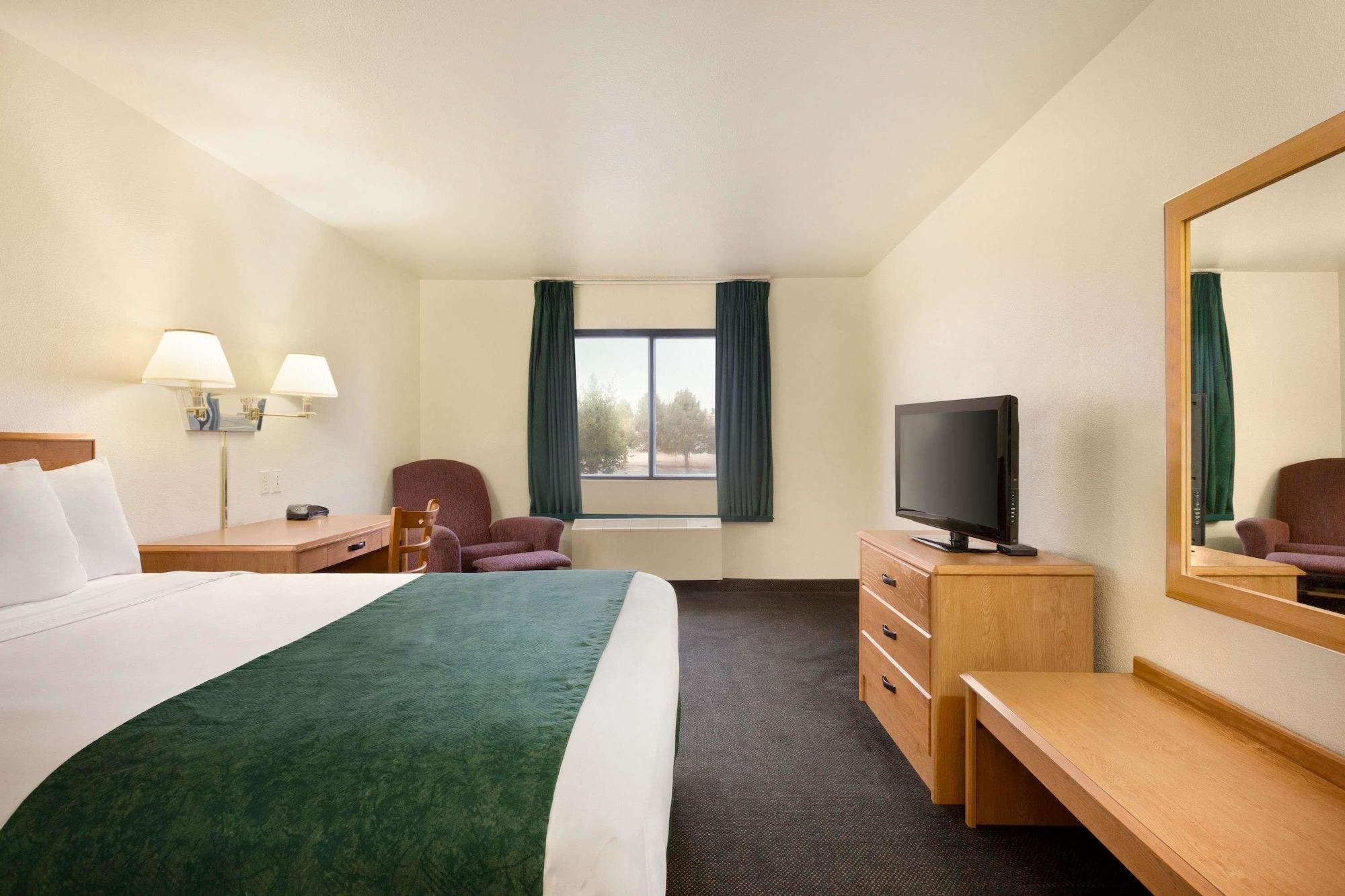 Travelodge By Wyndham Alpine Bagian luar foto