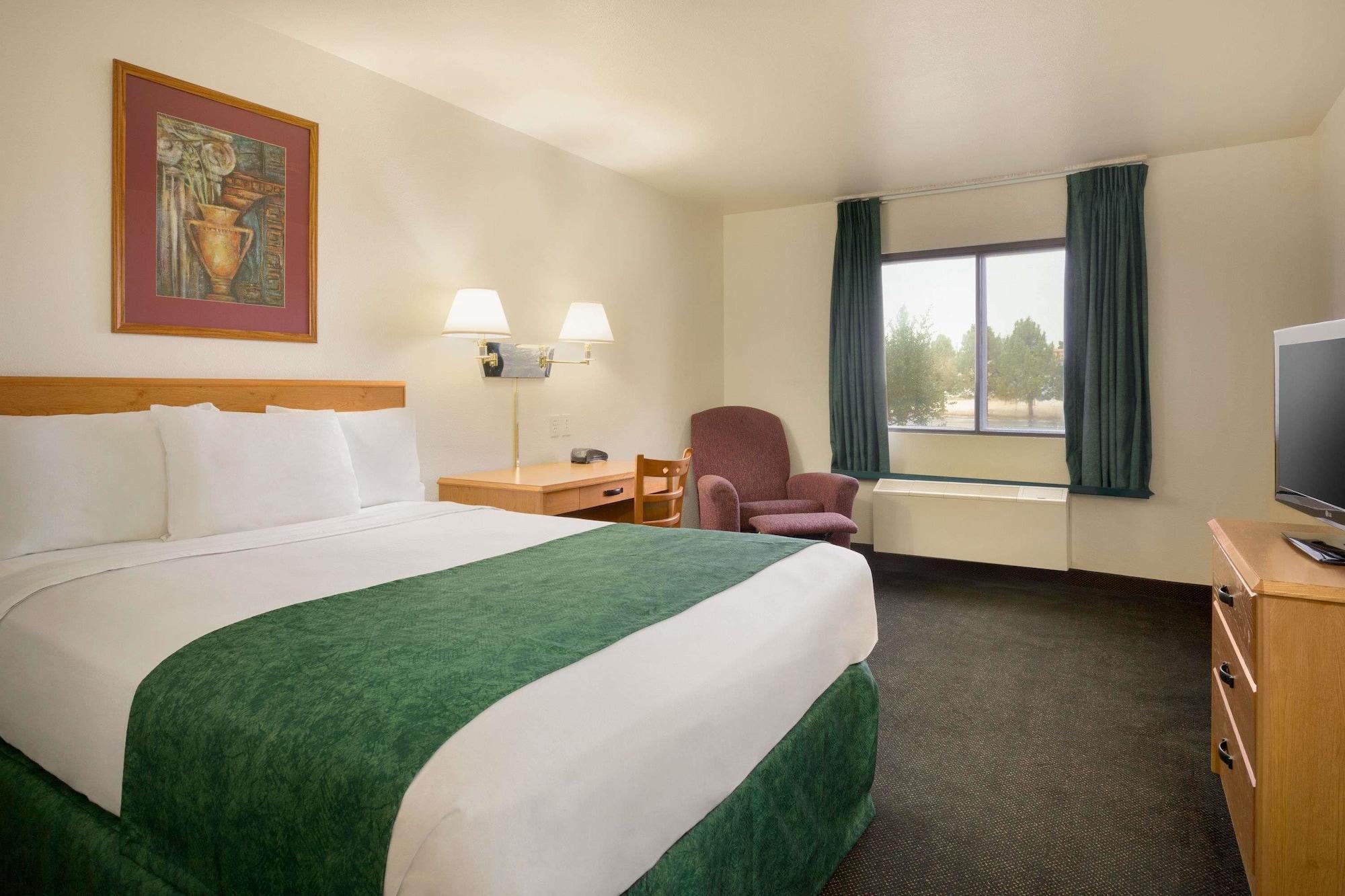 Travelodge By Wyndham Alpine Bagian luar foto