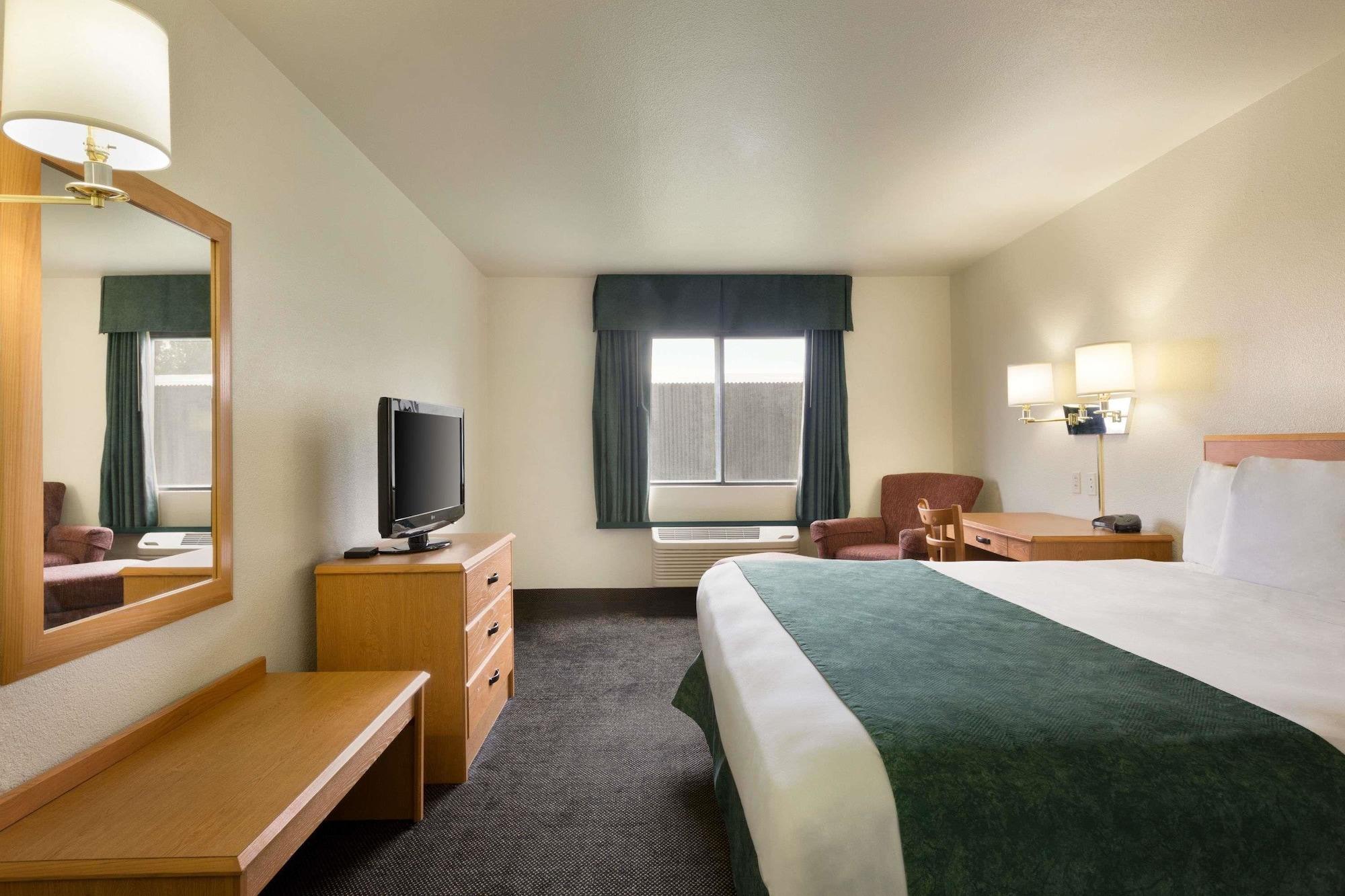 Travelodge By Wyndham Alpine Bagian luar foto