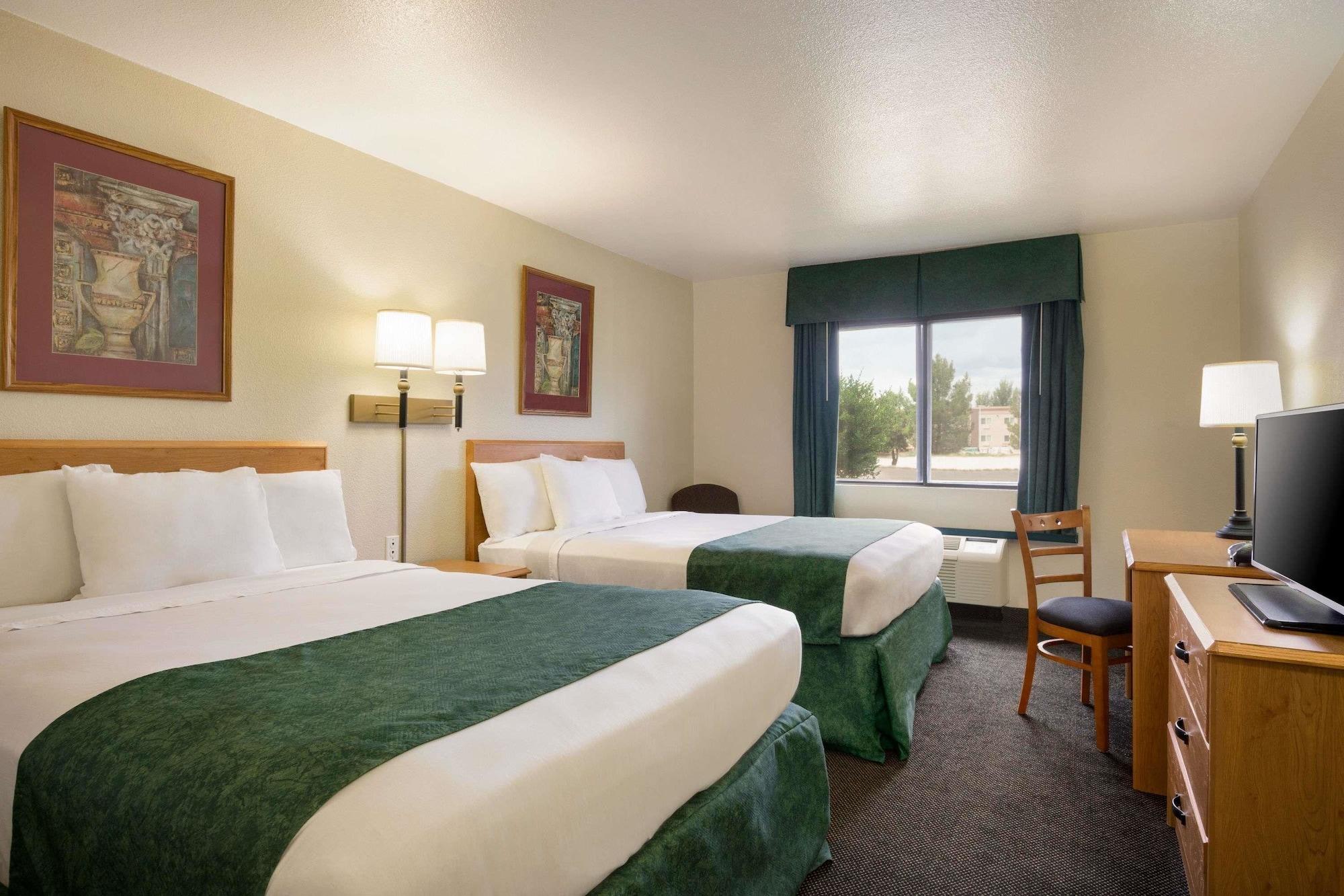 Travelodge By Wyndham Alpine Bagian luar foto